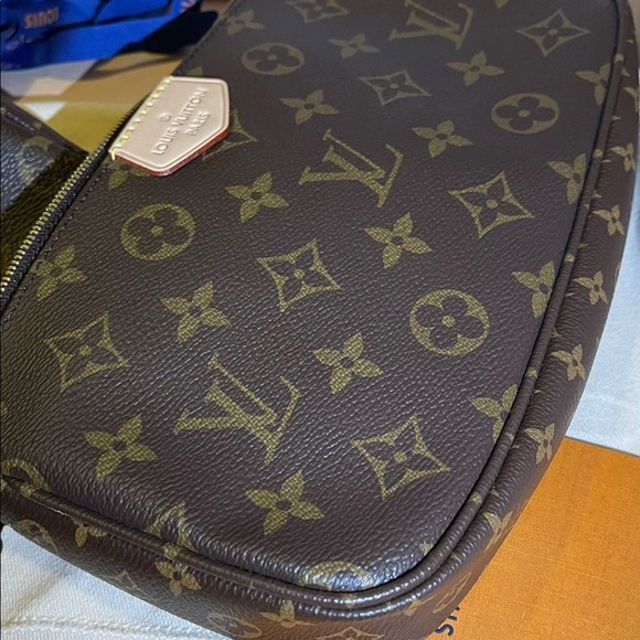 🌸SOLD🌸LIKE NEW LV MULTI POCHETTE ACCESSOIRES🌸 - Picture 6 of 17